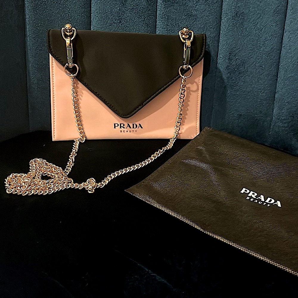 Prada ⭐️envelope Beauty Bag